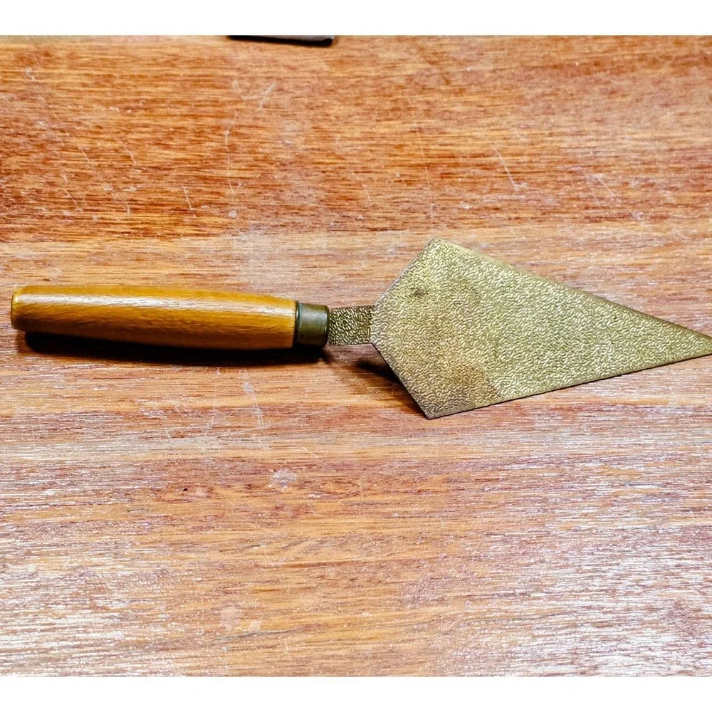 Vintage Las Vegas Golden Strip Brass Pie Server Cake Lifter Wood Handle 10 Inch